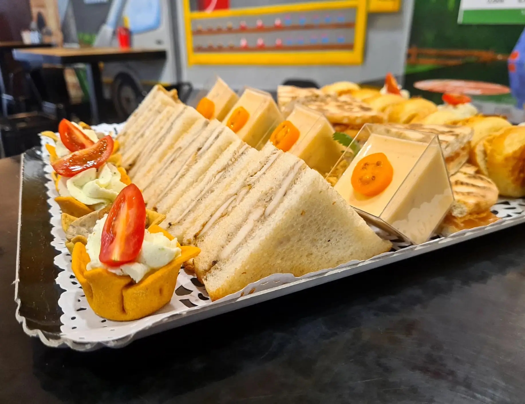 plat de Lokaz, un restaurant à La Chapelle En Serval